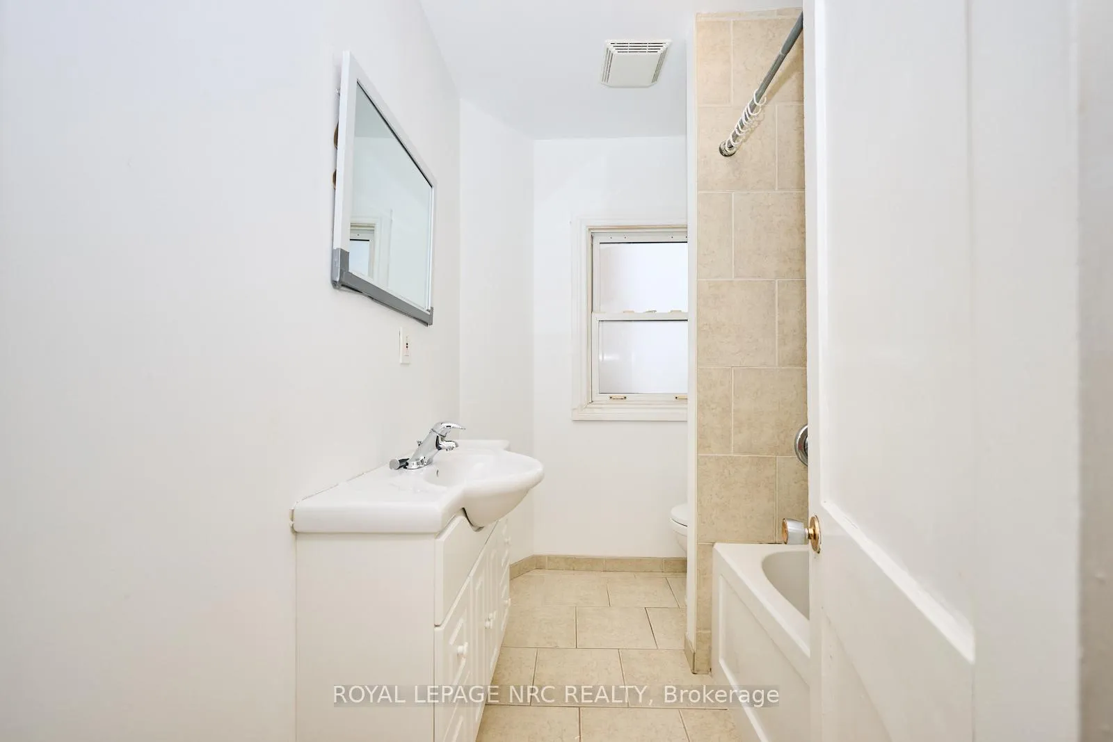 Photo 92 of 11 Beech Street, St. Catharines, Downtown — HOMEH
