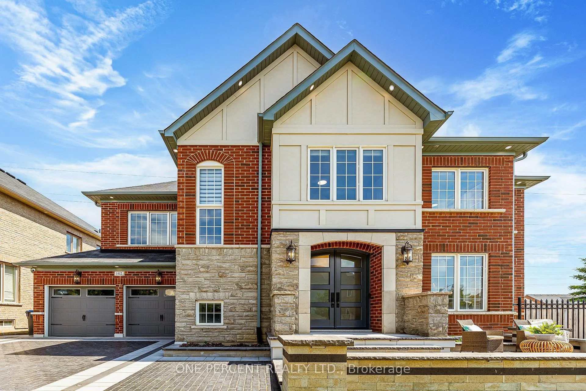 Photo 5 of 102 Monkton Circle, Brampton, Credit Valley — HOMEH