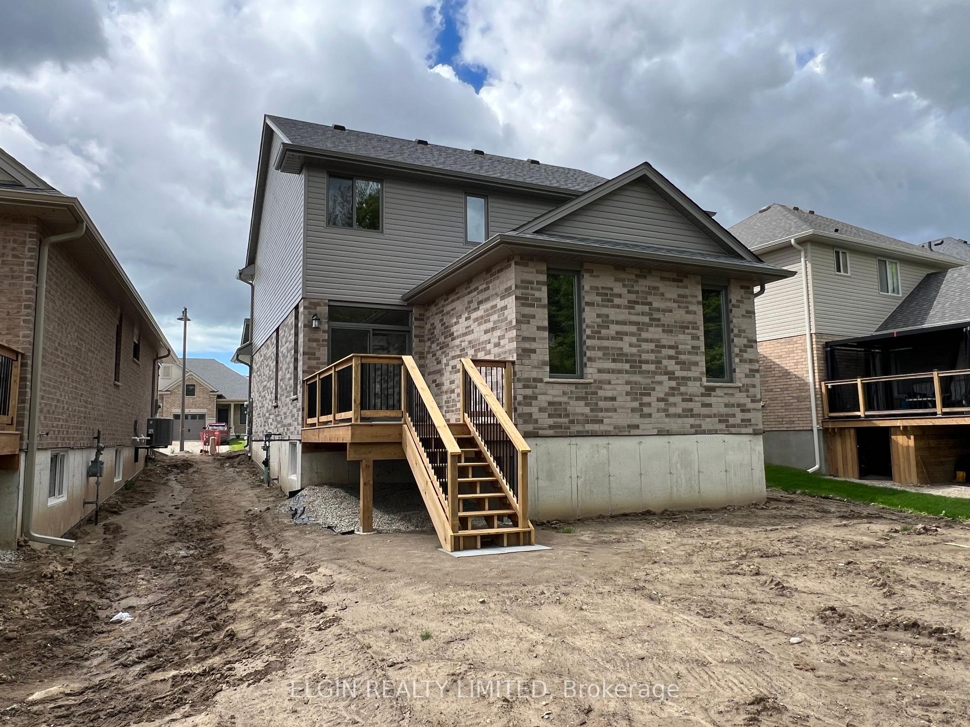 Photo 4 of 35 Dunning Way, St. Thomas — HOMEH