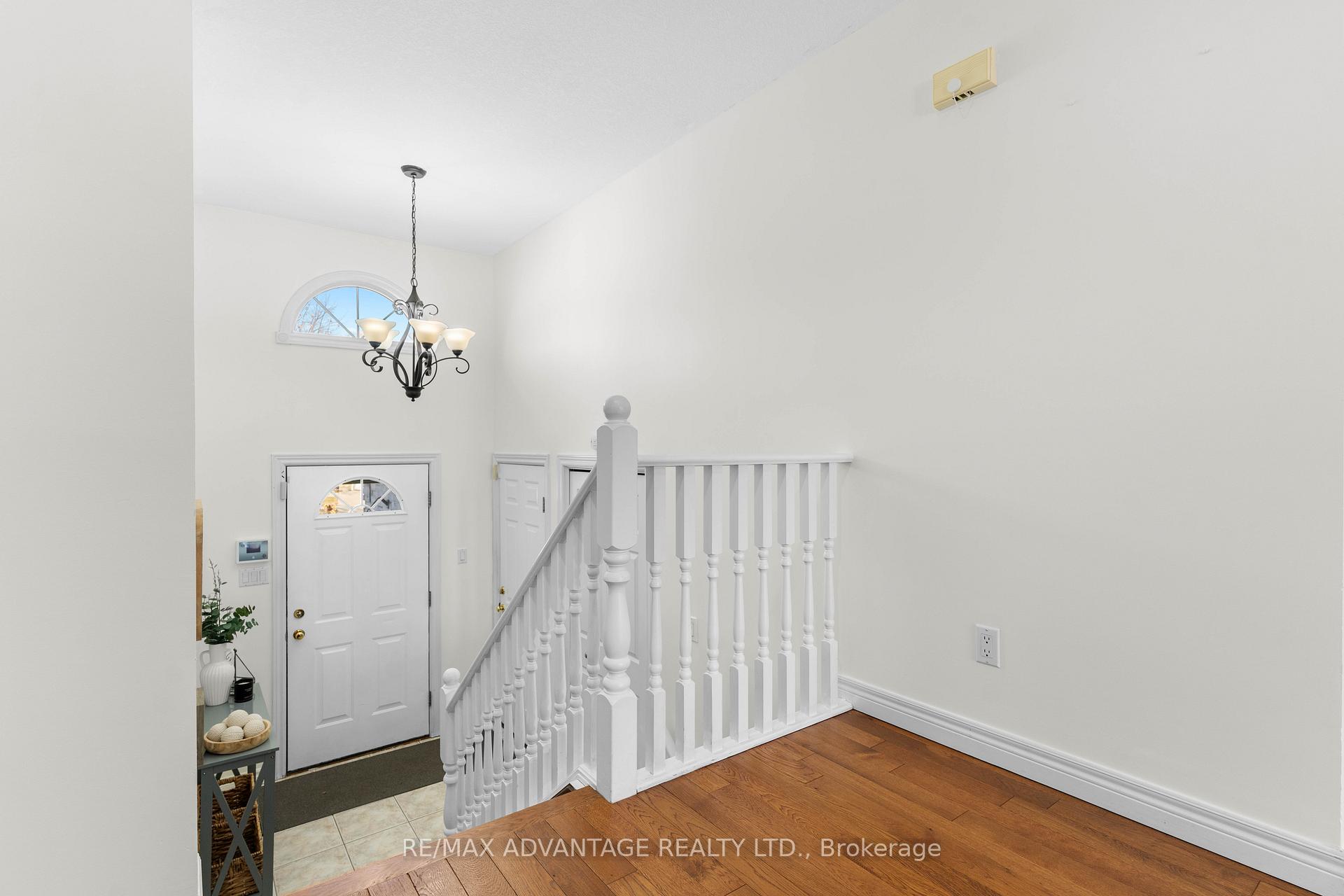 Photo 5 of 92 Axford Parkway, St. Thomas — HOMEH