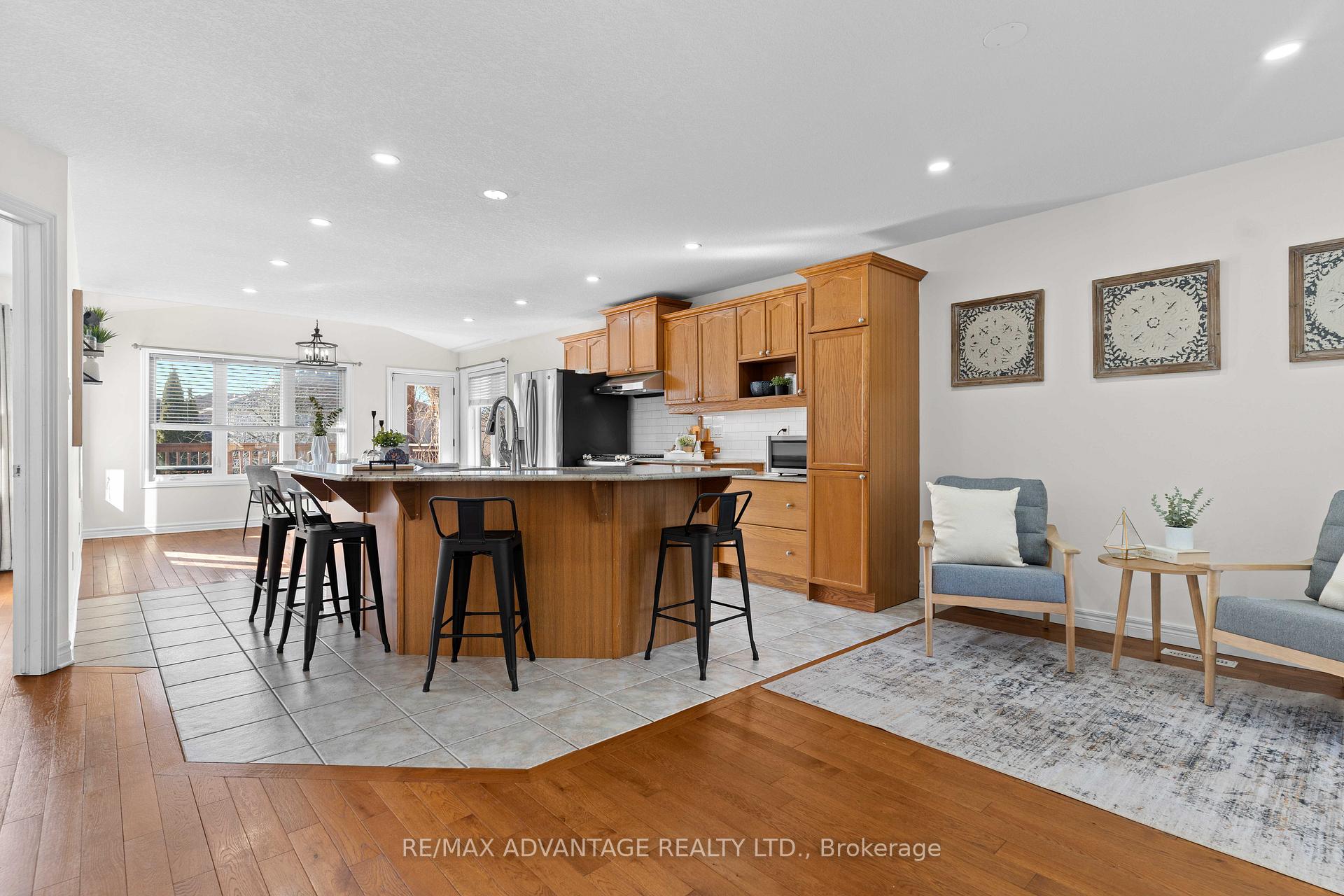 Photo 6 of 92 Axford Parkway, St. Thomas — HOMEH