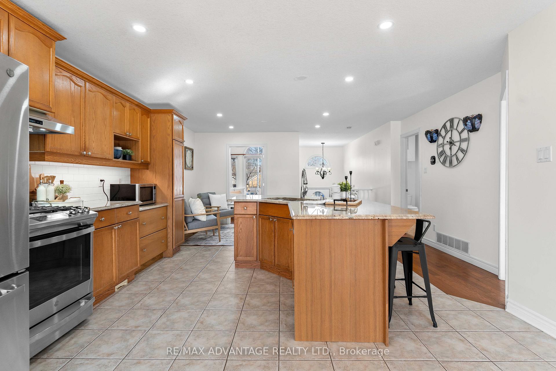 Photo 7 of 92 Axford Parkway, St. Thomas — HOMEH