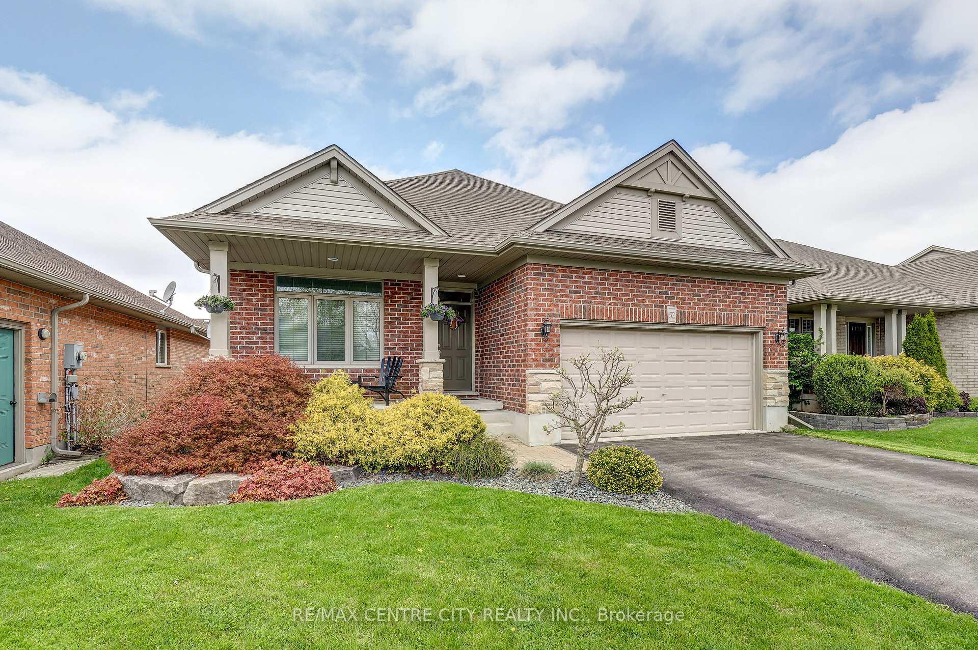 Photo 2 of 52 Circlewood Drive, St. Thomas — HOMEH