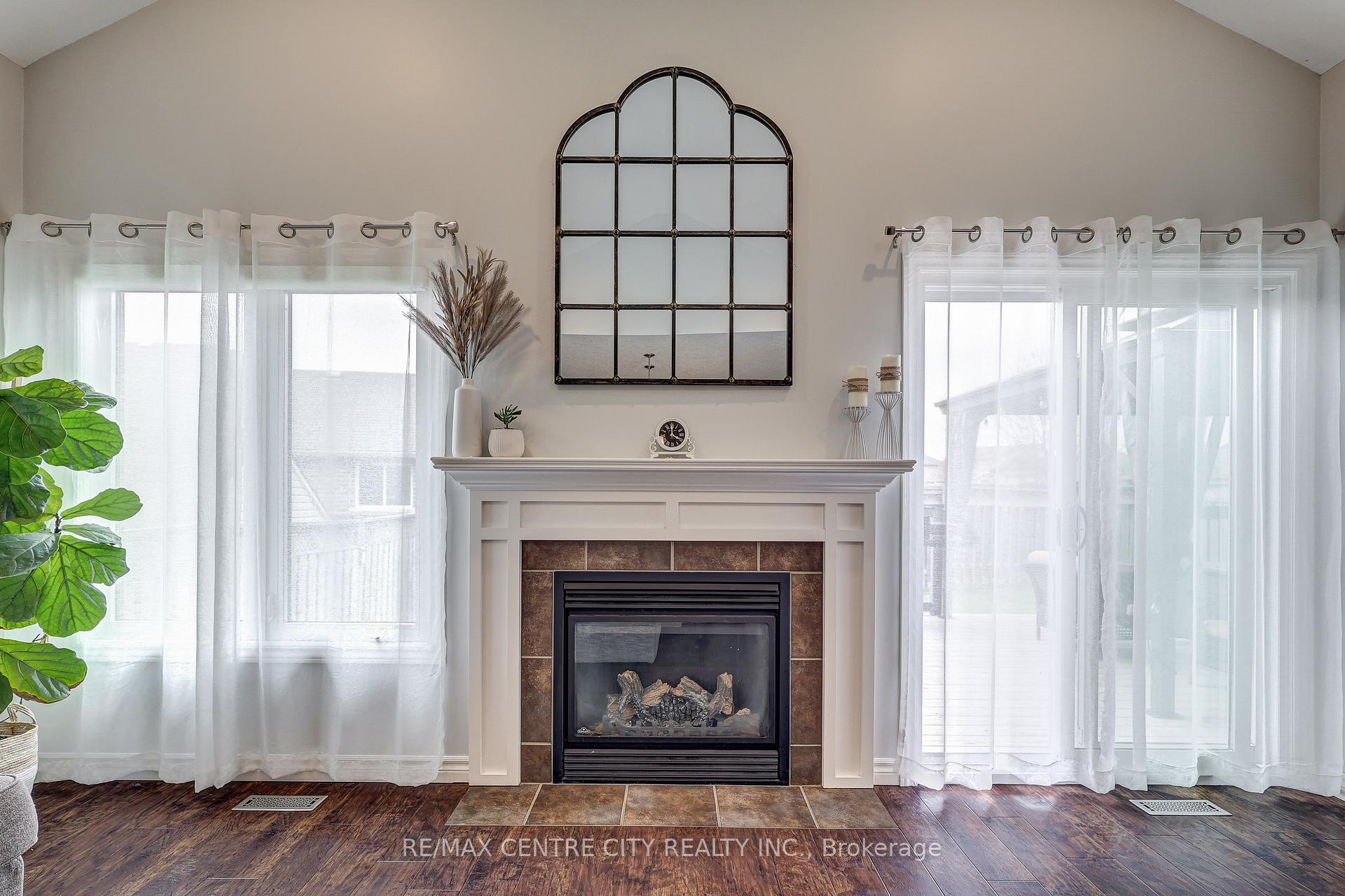 Photo 8 of 52 Circlewood Drive, St. Thomas — HOMEH