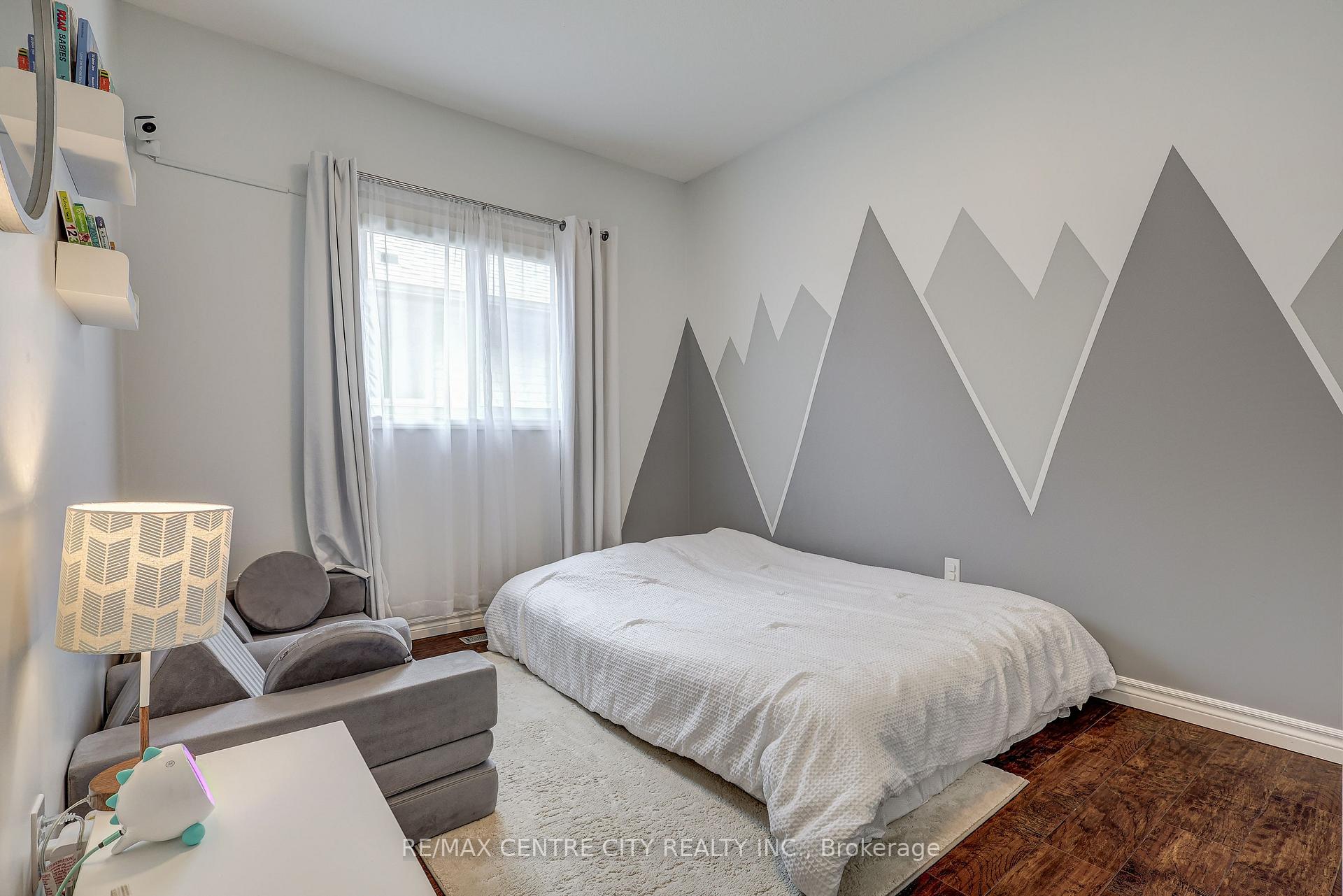 Photo 23 of 52 Circlewood Drive, St. Thomas — HOMEH
