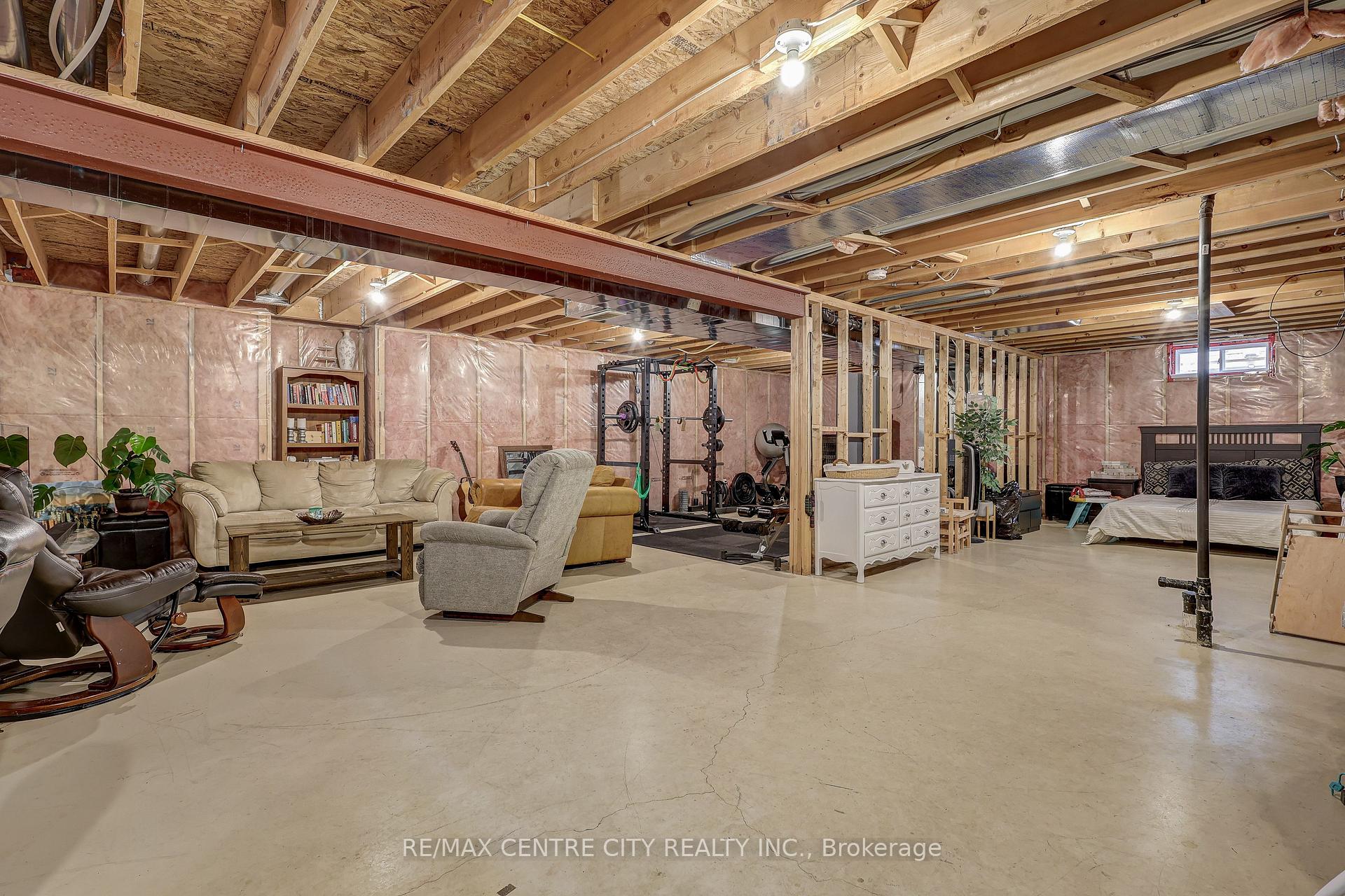 Photo 27 of 52 Circlewood Drive, St. Thomas — HOMEH