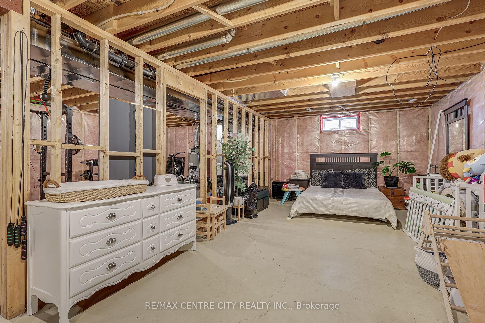 Photo 29 of 52 Circlewood Drive, St. Thomas — HOMEH