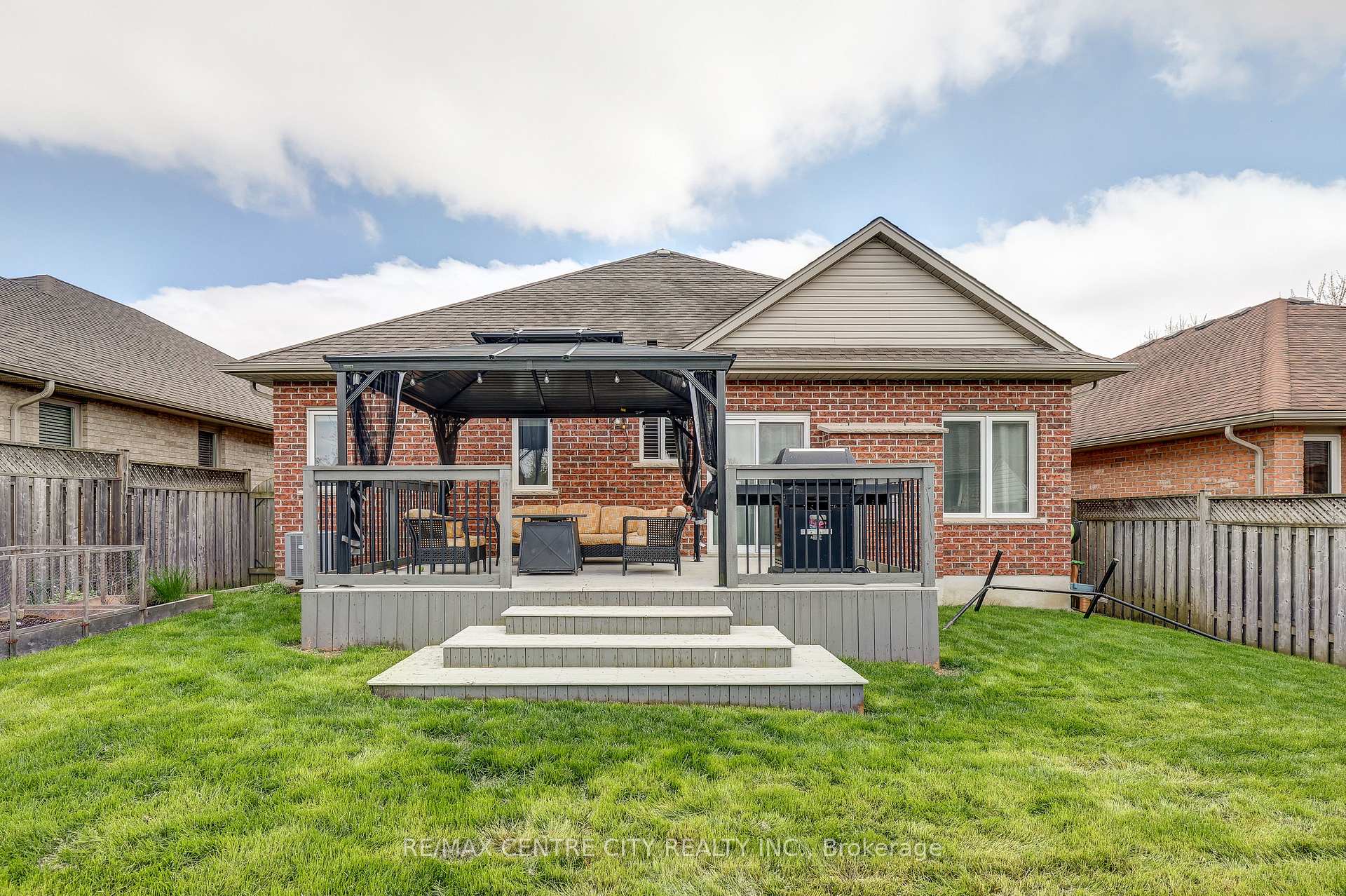Photo 32 of 52 Circlewood Drive, St. Thomas — HOMEH
