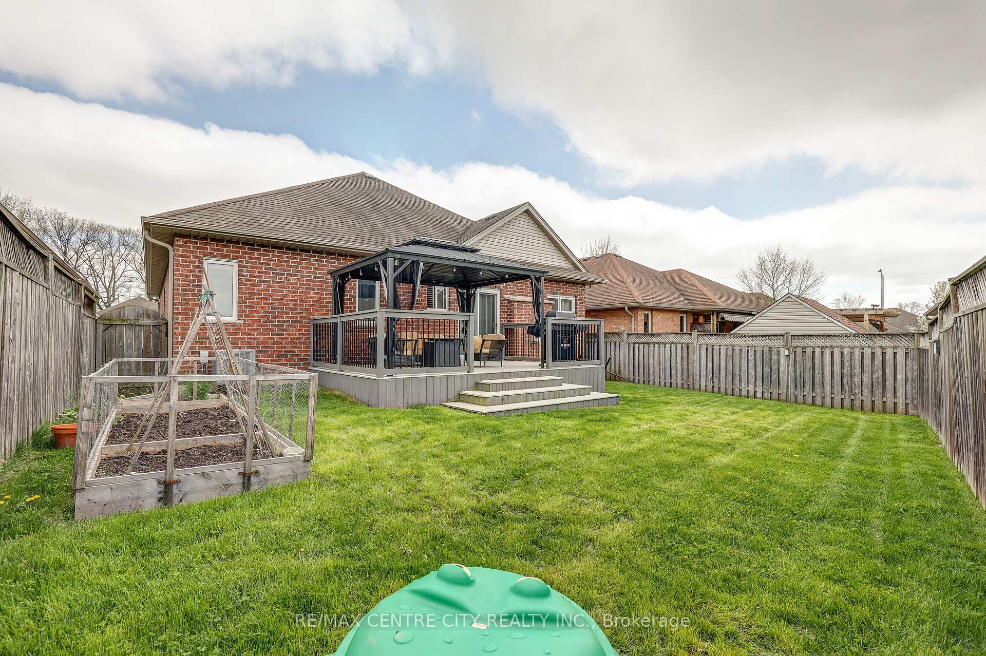 Photo 36 of 52 Circlewood Drive, St. Thomas — HOMEH