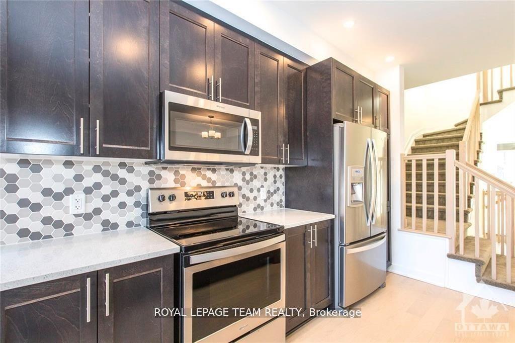 Photo 7 of 632 Putney Crescent, Ottawa, Stittsville (South) — HOMEH