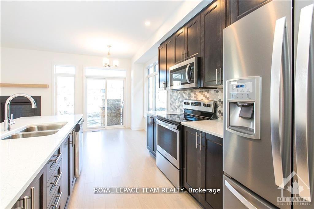 Photo 8 of 632 Putney Crescent, Ottawa, Stittsville (South) — HOMEH