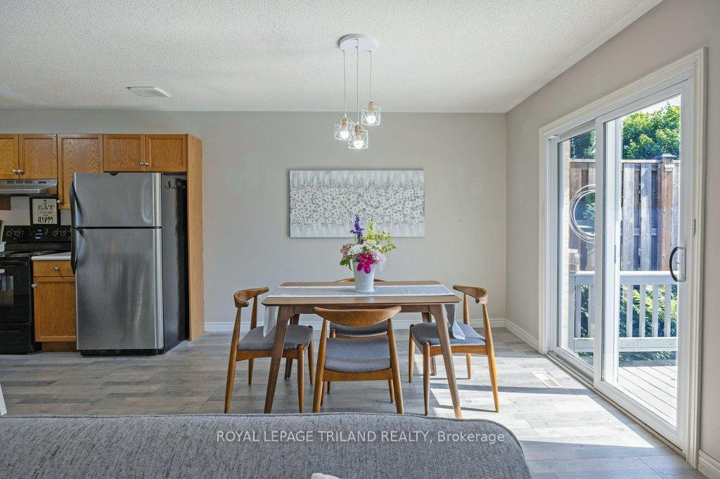Photo 11 of 31 Carrie Crescent, St. Thomas — HOMEH