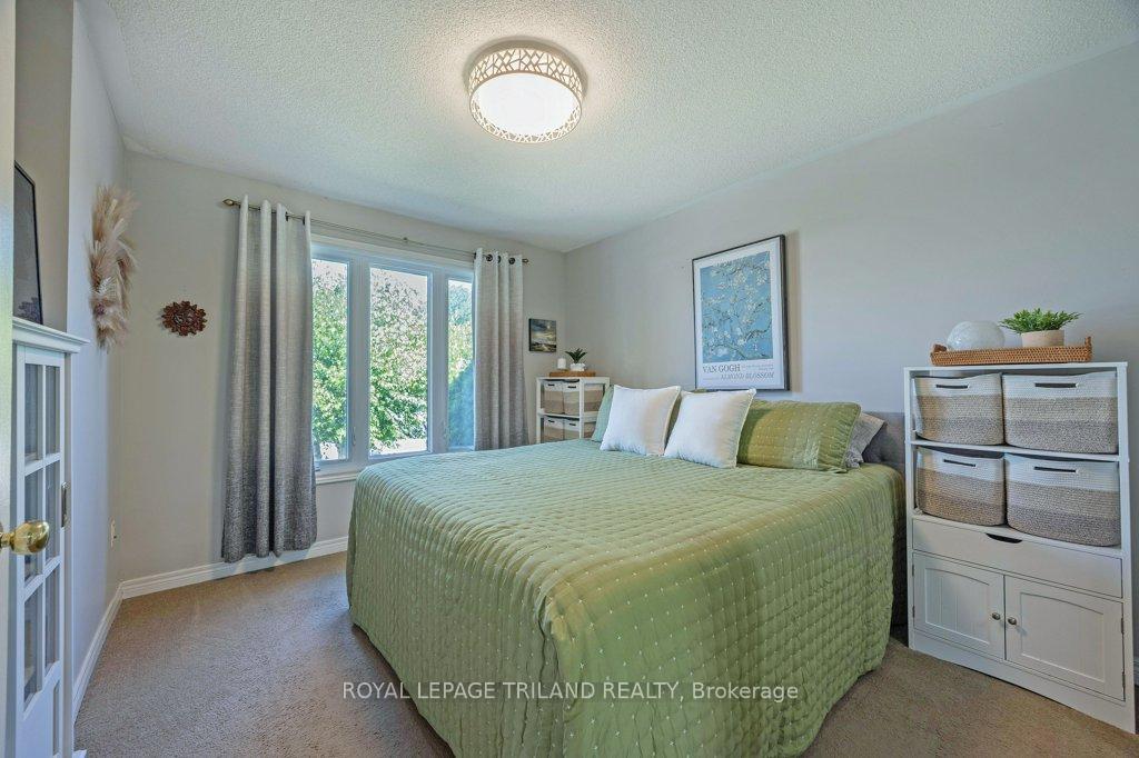 Photo 16 of 31 Carrie Crescent, St. Thomas — HOMEH