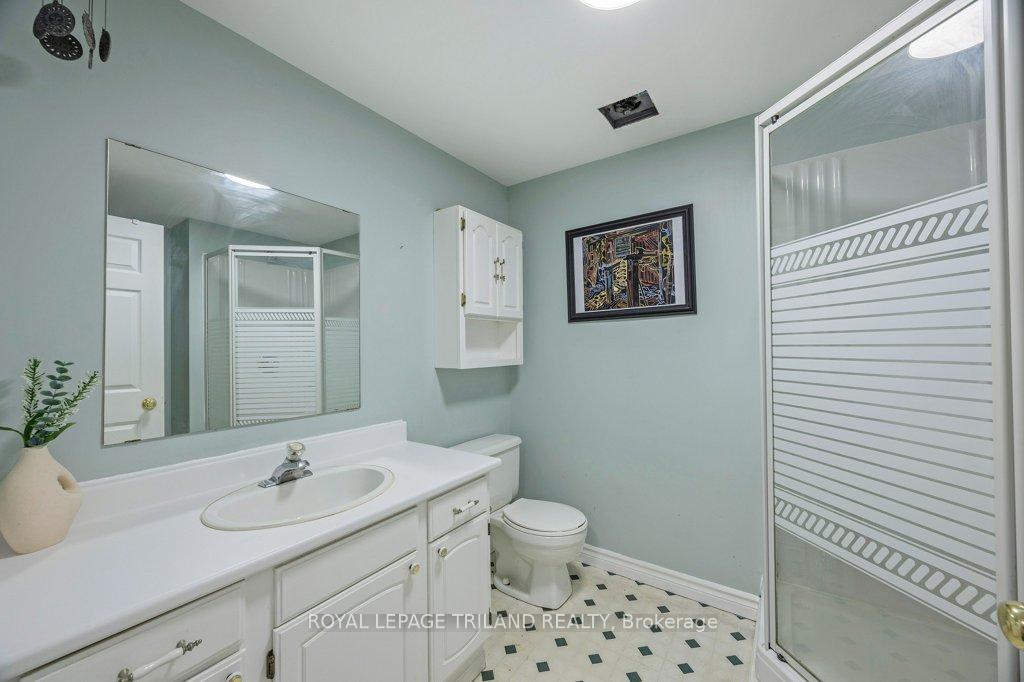 Photo 24 of 31 Carrie Crescent, St. Thomas — HOMEH