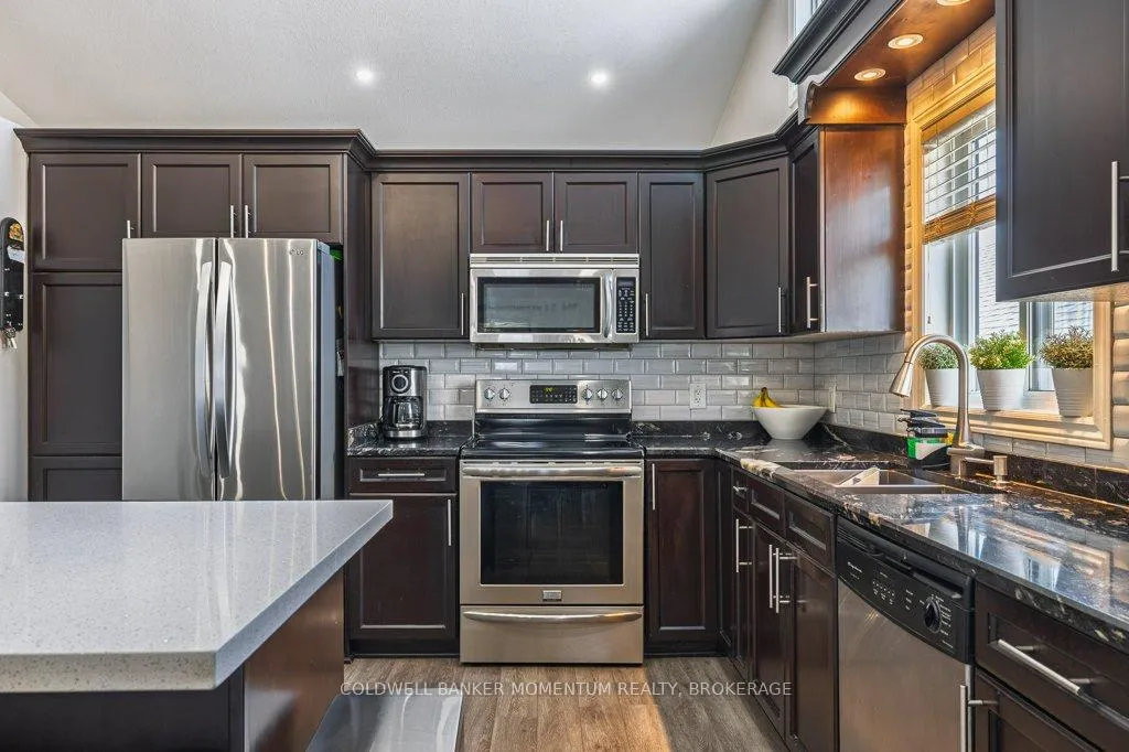 Photo 10 of 7088 Parkside Road, Niagara Falls, Forestview — HOMEH