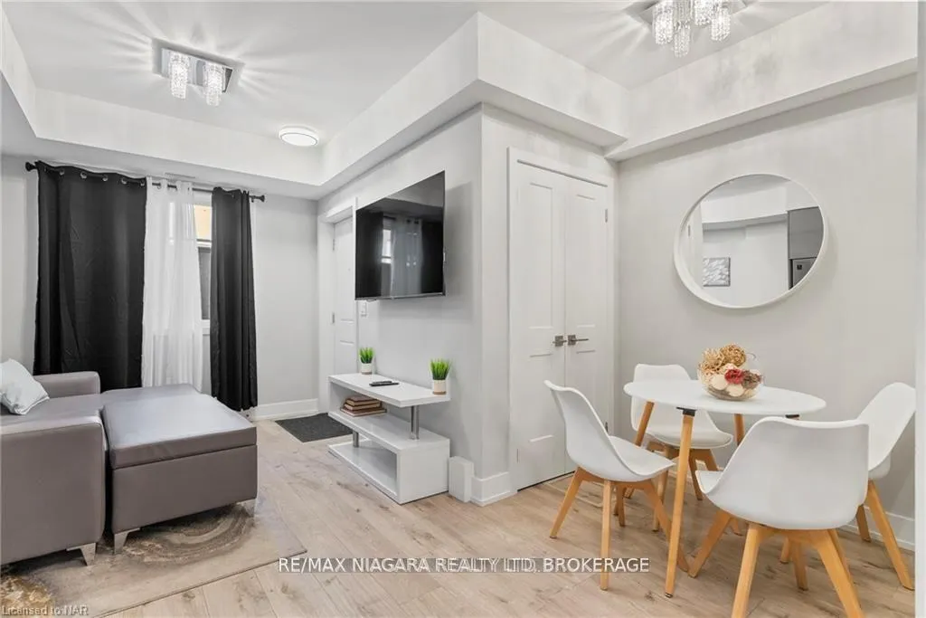 Photo 4 of Unit 115, 6065 Mcleod Road, Niagara Falls, Arad/Fallsview — HOMEH