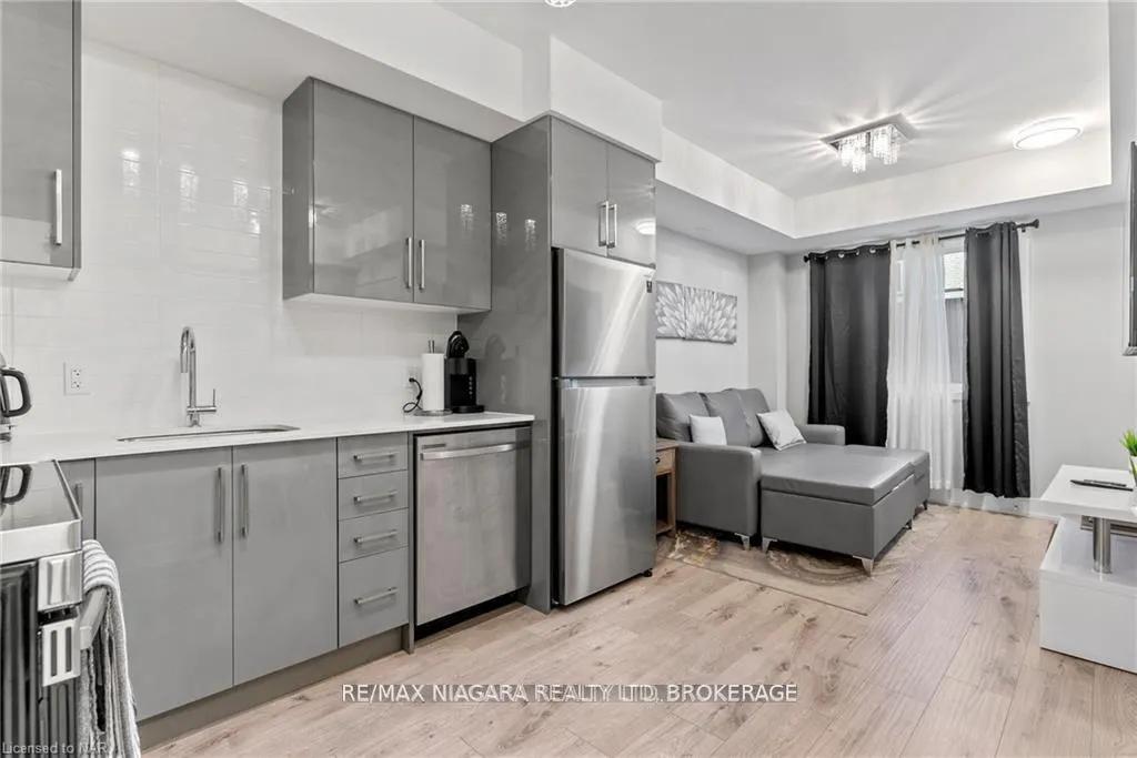 Photo 8 of Unit 115, 6065 Mcleod Road, Niagara Falls, Arad/Fallsview — HOMEH