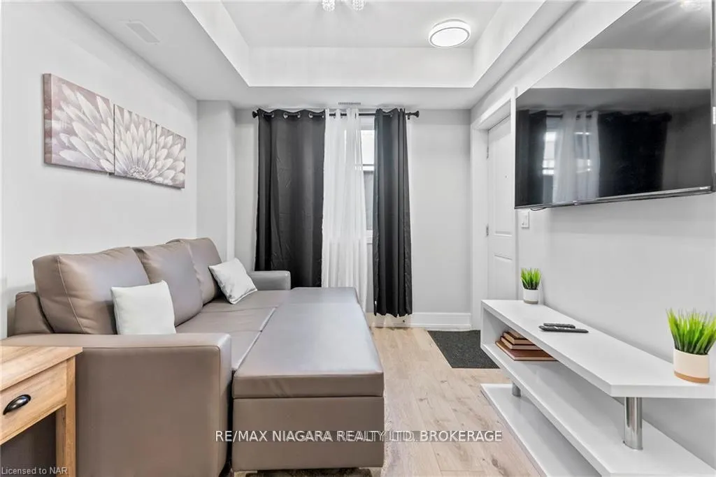 Photo 10 of Unit 115, 6065 Mcleod Road, Niagara Falls, Arad/Fallsview — HOMEH
