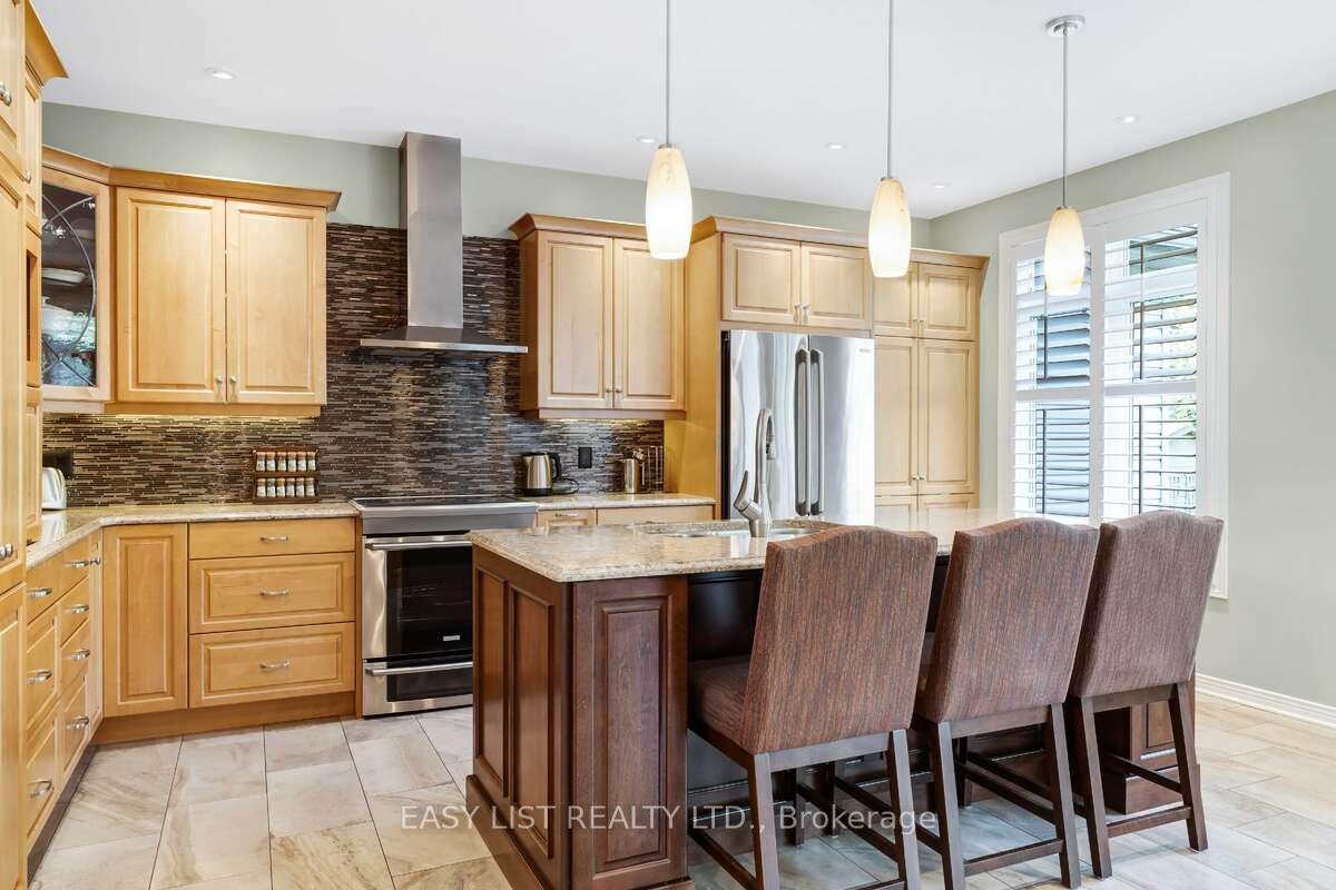Photo 11 of 31 Forest Creek Drive, Ottawa, Stittsville (Central) — HOMEH