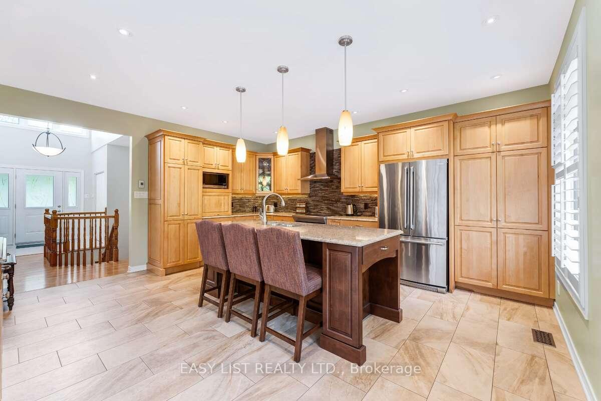 Photo 12 of 31 Forest Creek Drive, Ottawa, Stittsville (Central) — HOMEH