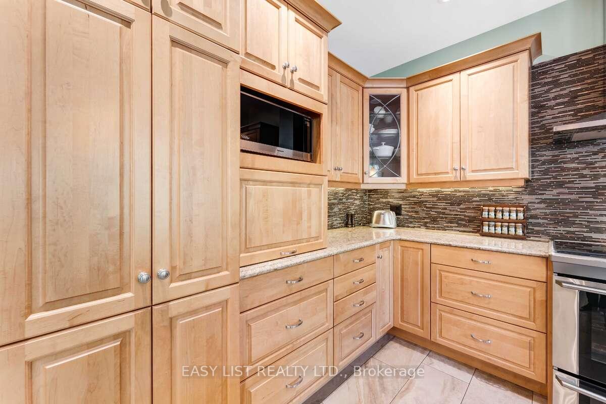Photo 14 of 31 Forest Creek Drive, Ottawa, Stittsville (Central) — HOMEH