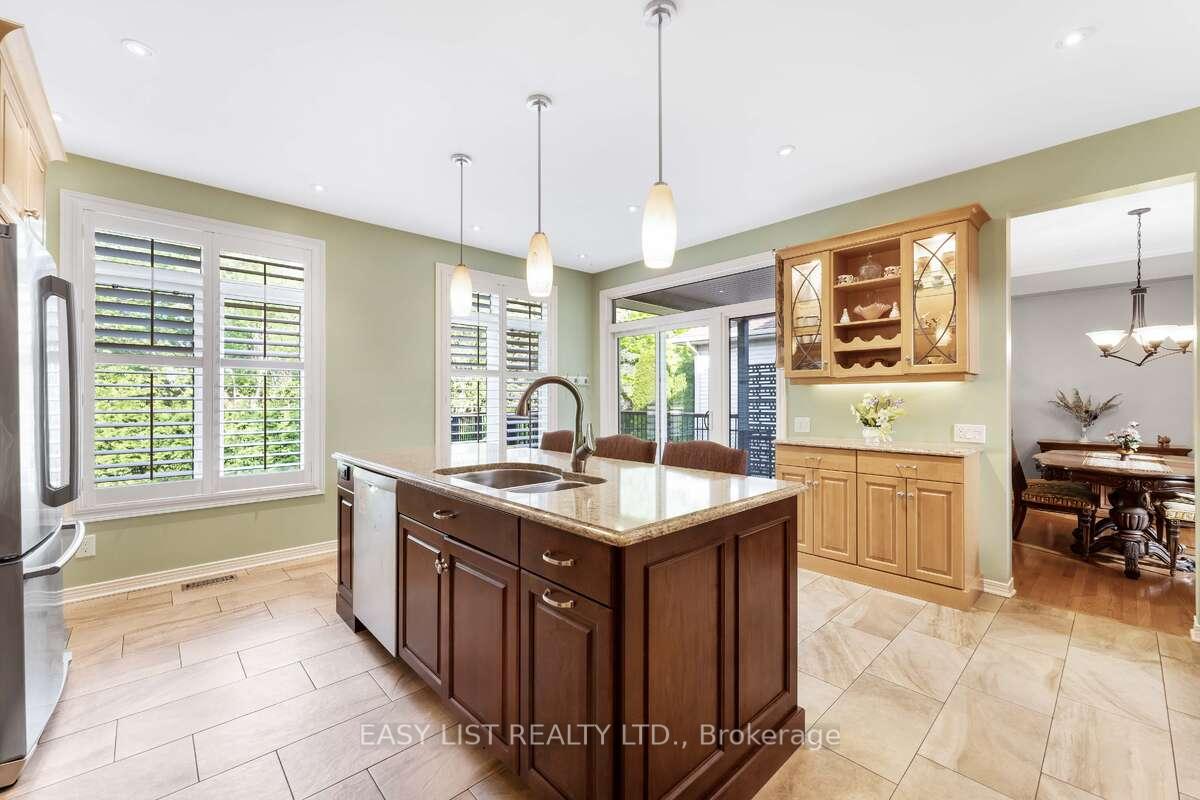 Photo 15 of 31 Forest Creek Drive, Ottawa, Stittsville (Central) — HOMEH