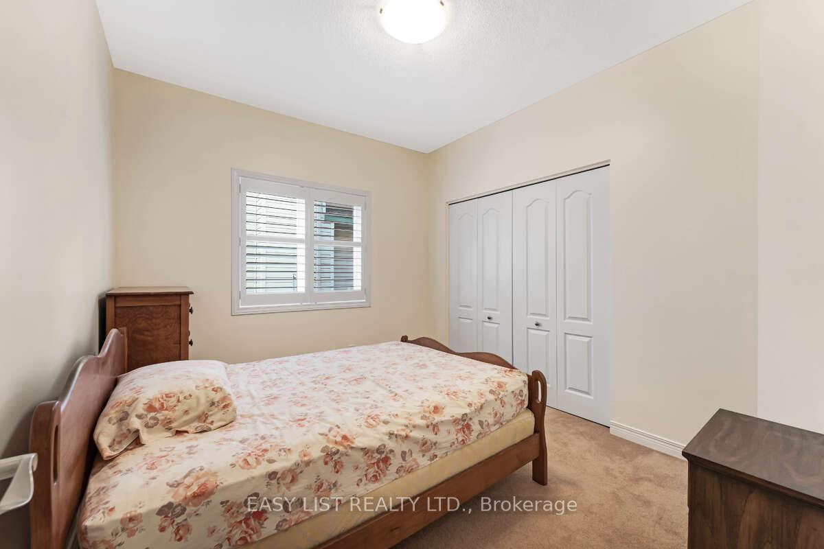 Photo 23 of 31 Forest Creek Drive, Ottawa, Stittsville (Central) — HOMEH