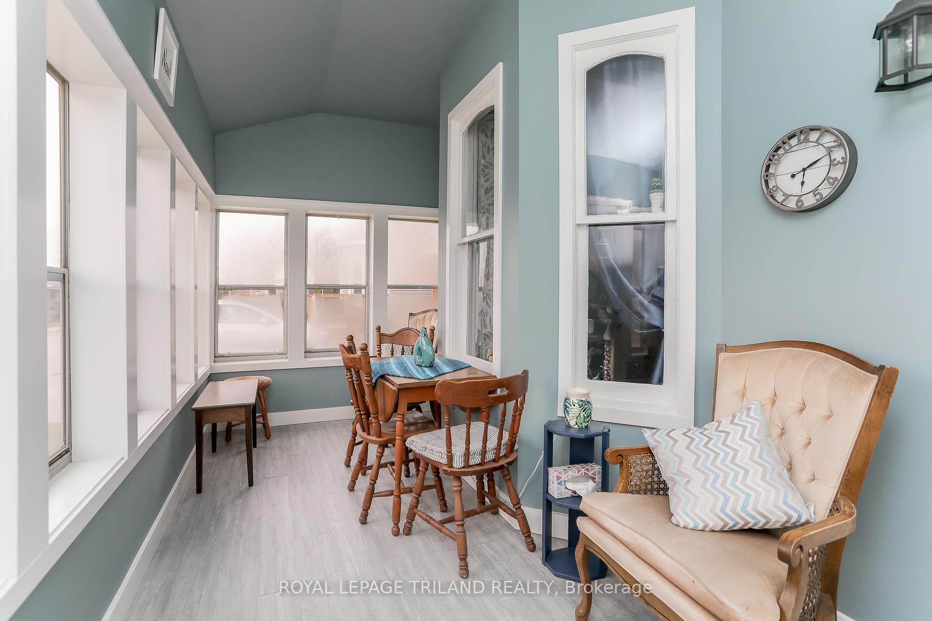 Photo 3 of 15 Eagle Street, St. Thomas — HOMEH