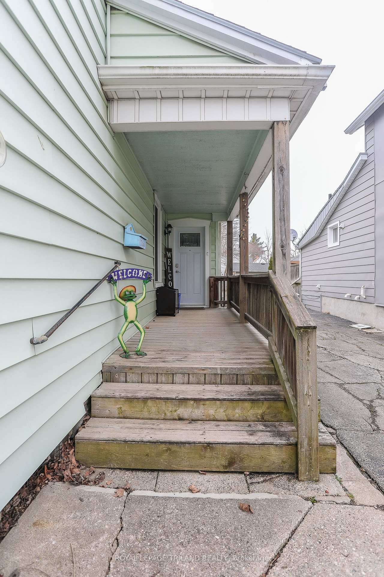 Photo 8 of 15 Eagle Street, St. Thomas — HOMEH