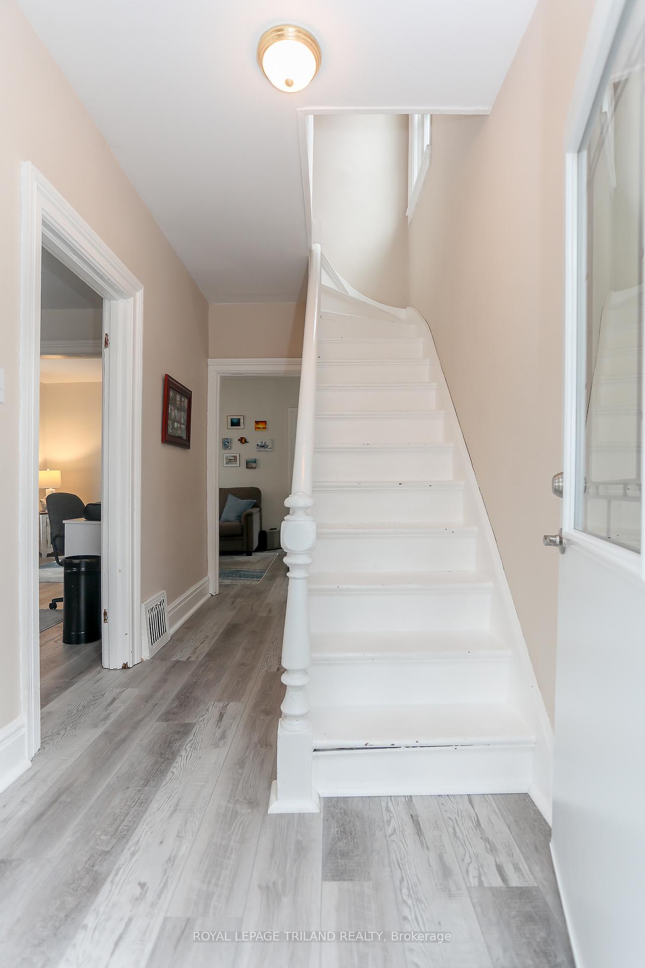 Photo 11 of 15 Eagle Street, St. Thomas — HOMEH