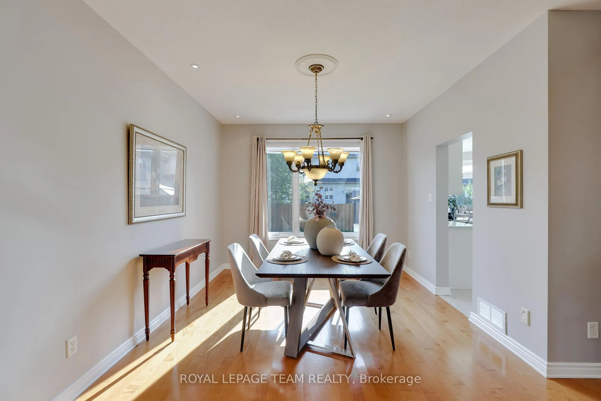 Photo 13 of 36 Keighley Circle, Ottawa, Kanata - Morgan's Grant/South March — HOMEH