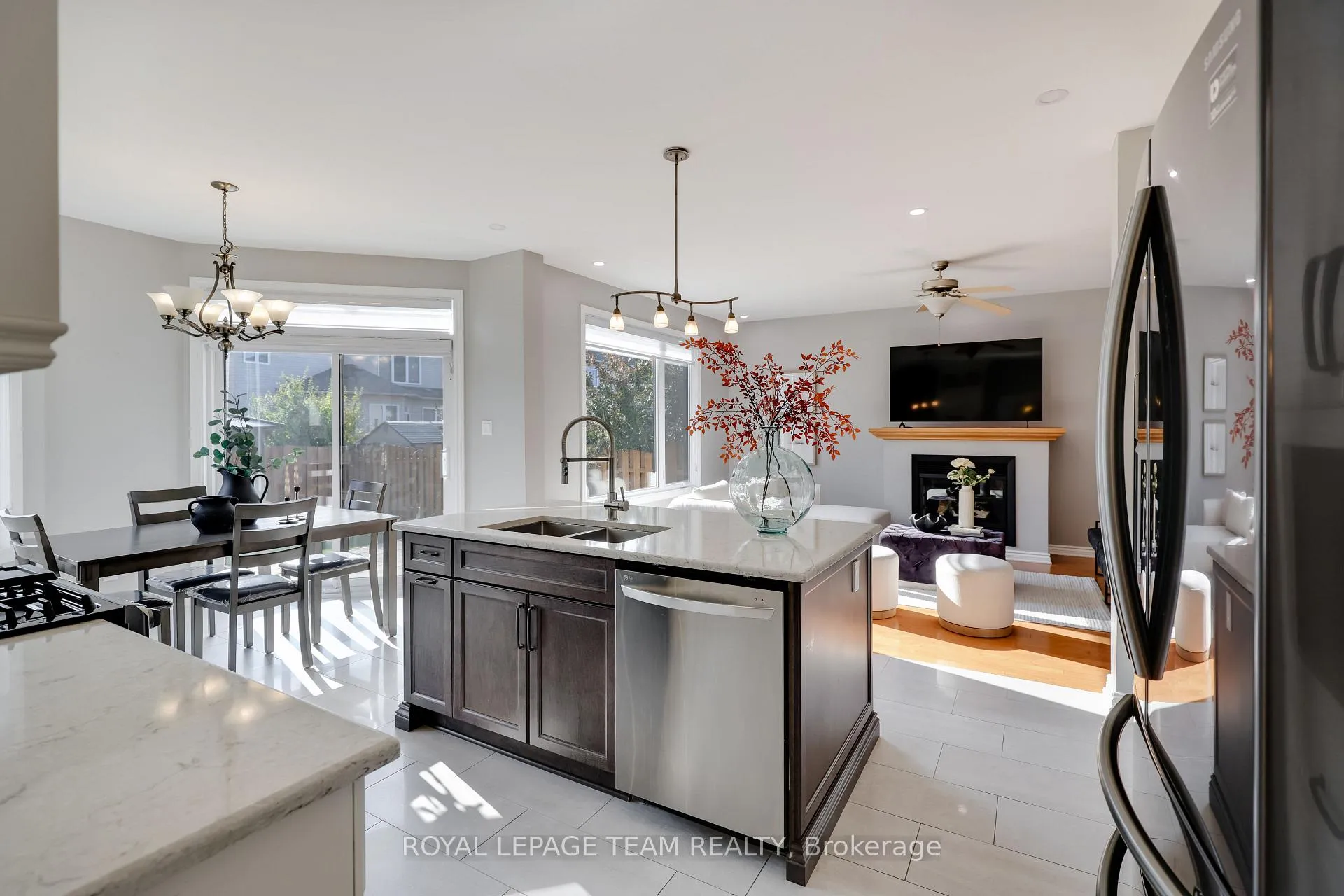 Photo 14 of 36 Keighley Circle, Ottawa, Kanata - Morgan's Grant/South March — HOMEH