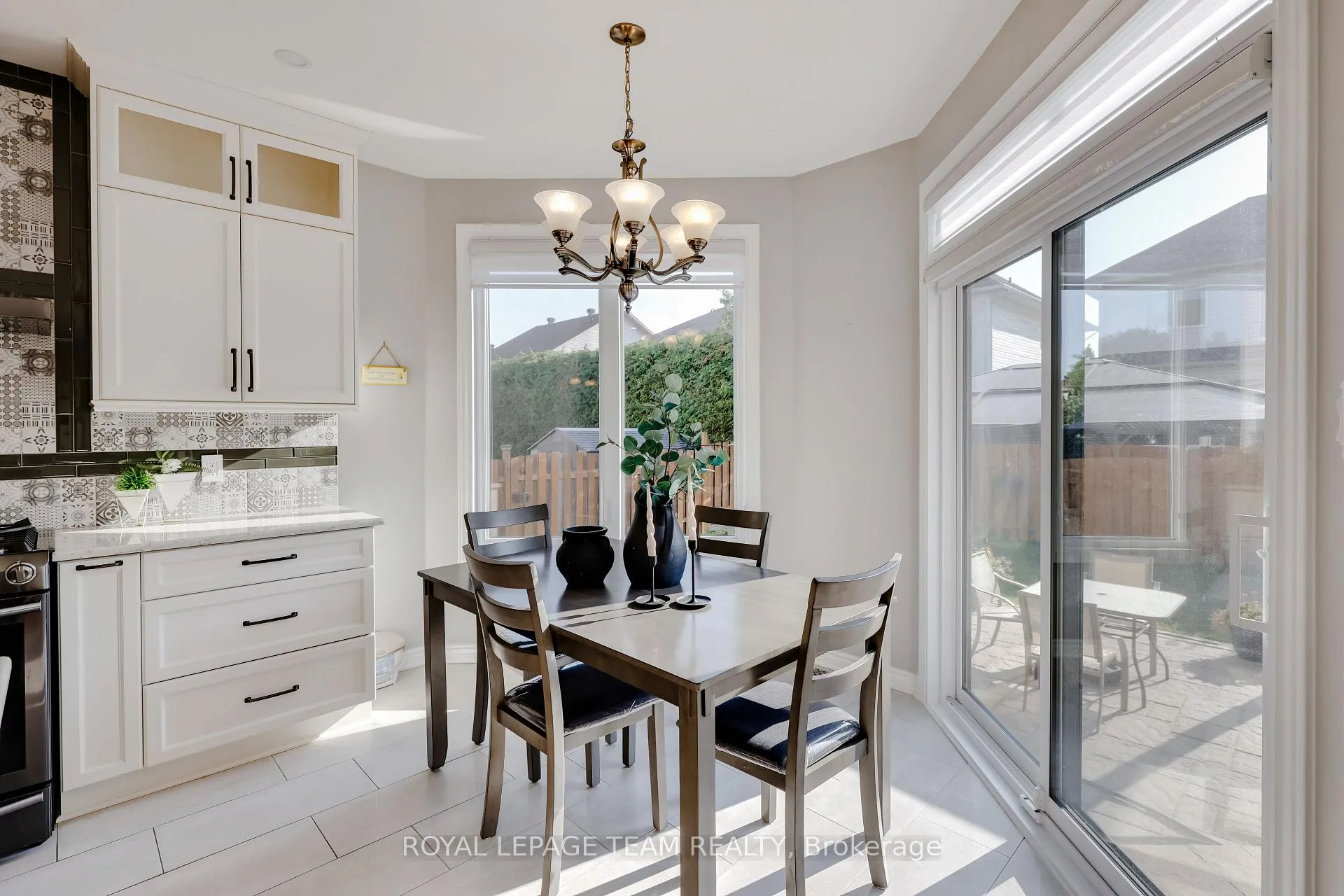 Photo 16 of 36 Keighley Circle, Ottawa, Kanata - Morgan's Grant/South March — HOMEH