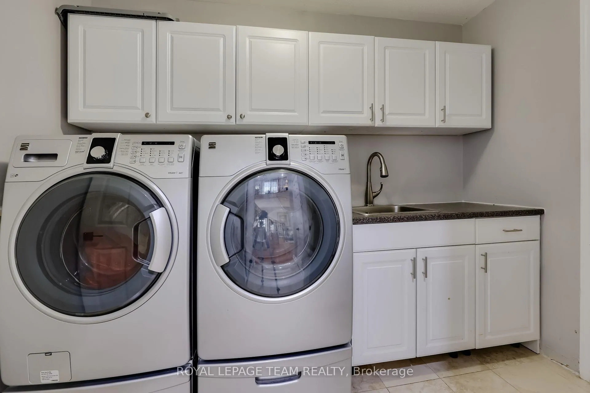 Photo 22 of 36 Keighley Circle, Ottawa, Kanata - Morgan's Grant/South March — HOMEH