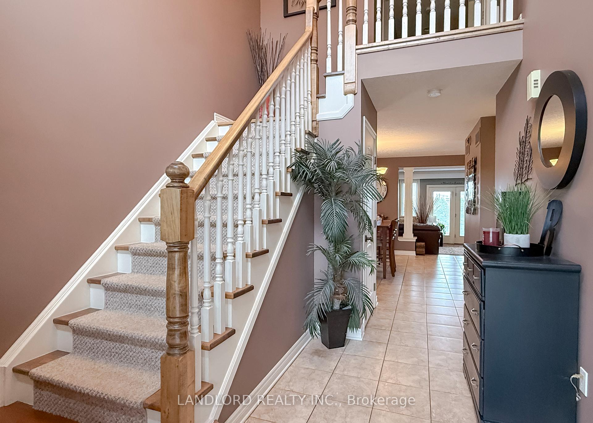 Photo 3 of 115 Hagerman Crescent, St. Thomas — HOMEH