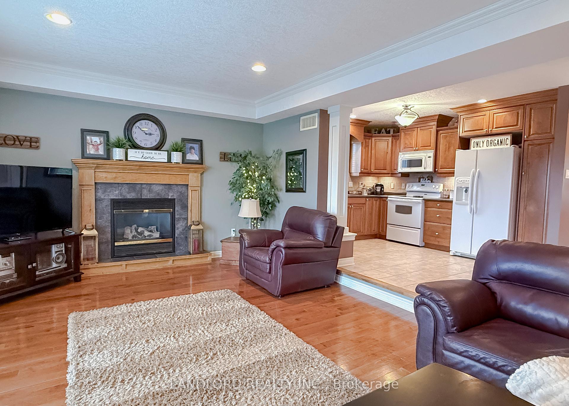 Photo 13 of 115 Hagerman Crescent, St. Thomas — HOMEH