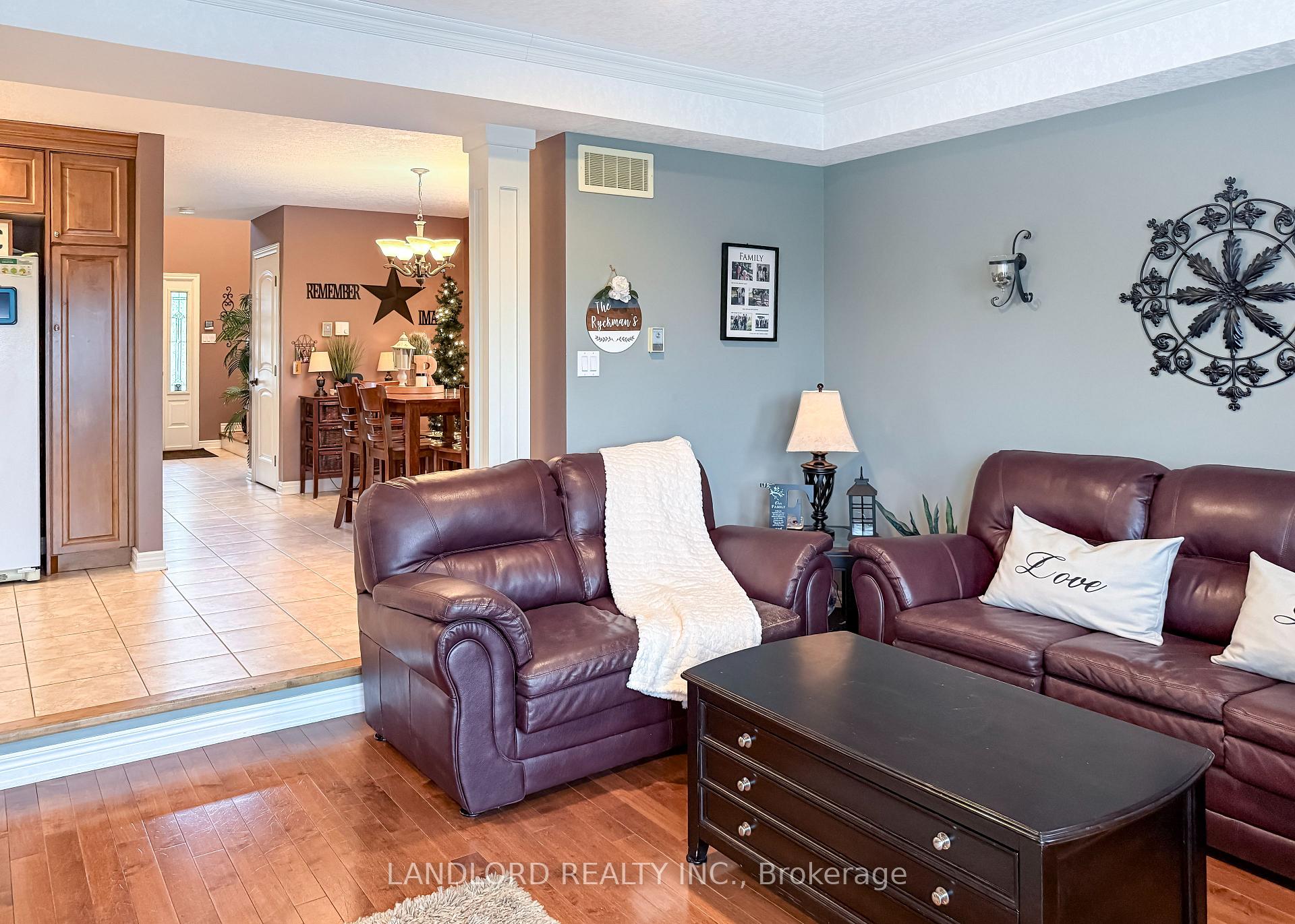 Photo 15 of 115 Hagerman Crescent, St. Thomas — HOMEH