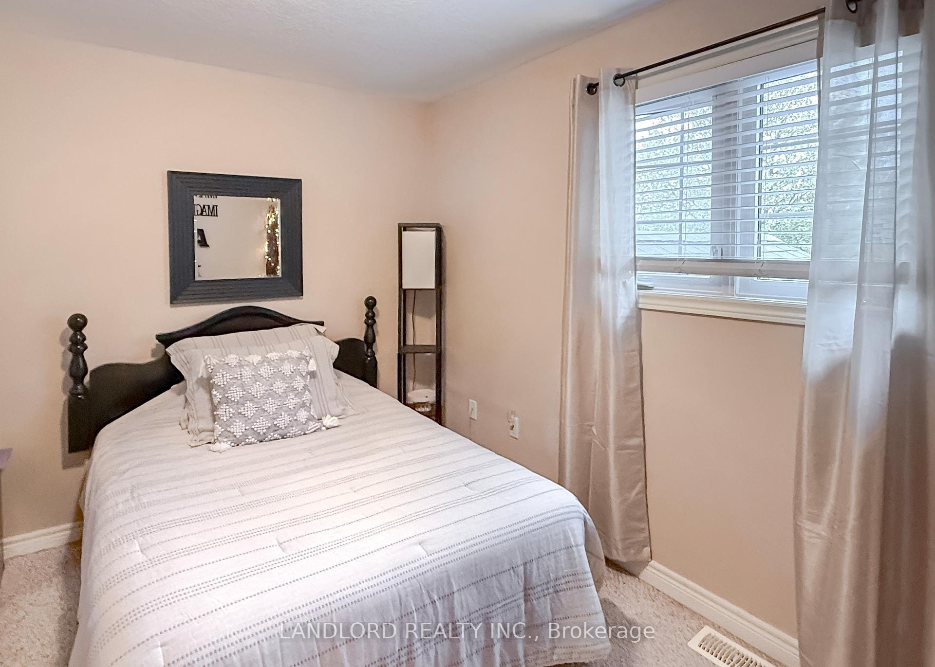Photo 37 of 115 Hagerman Crescent, St. Thomas — HOMEH