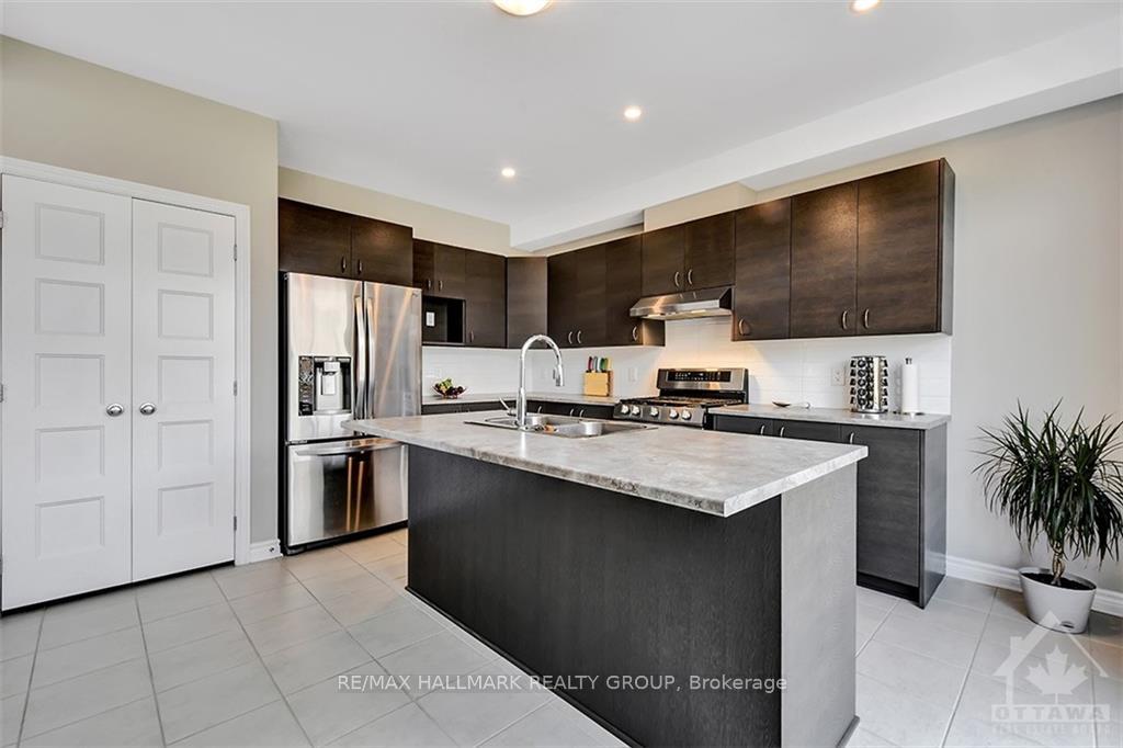Photo 4 of 210 Kimpton Drive, Ottawa, Stittsville (North) — HOMEH