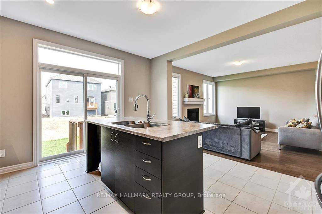 Photo 5 of 210 Kimpton Drive, Ottawa, Stittsville (North) — HOMEH