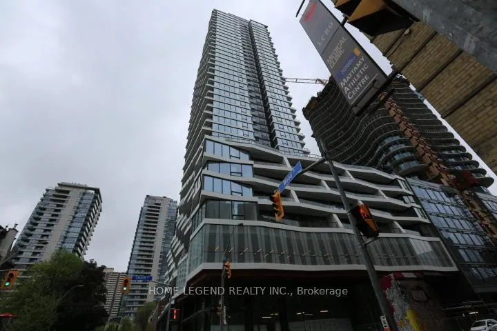 Front of Unit 915, 85 Wood Street