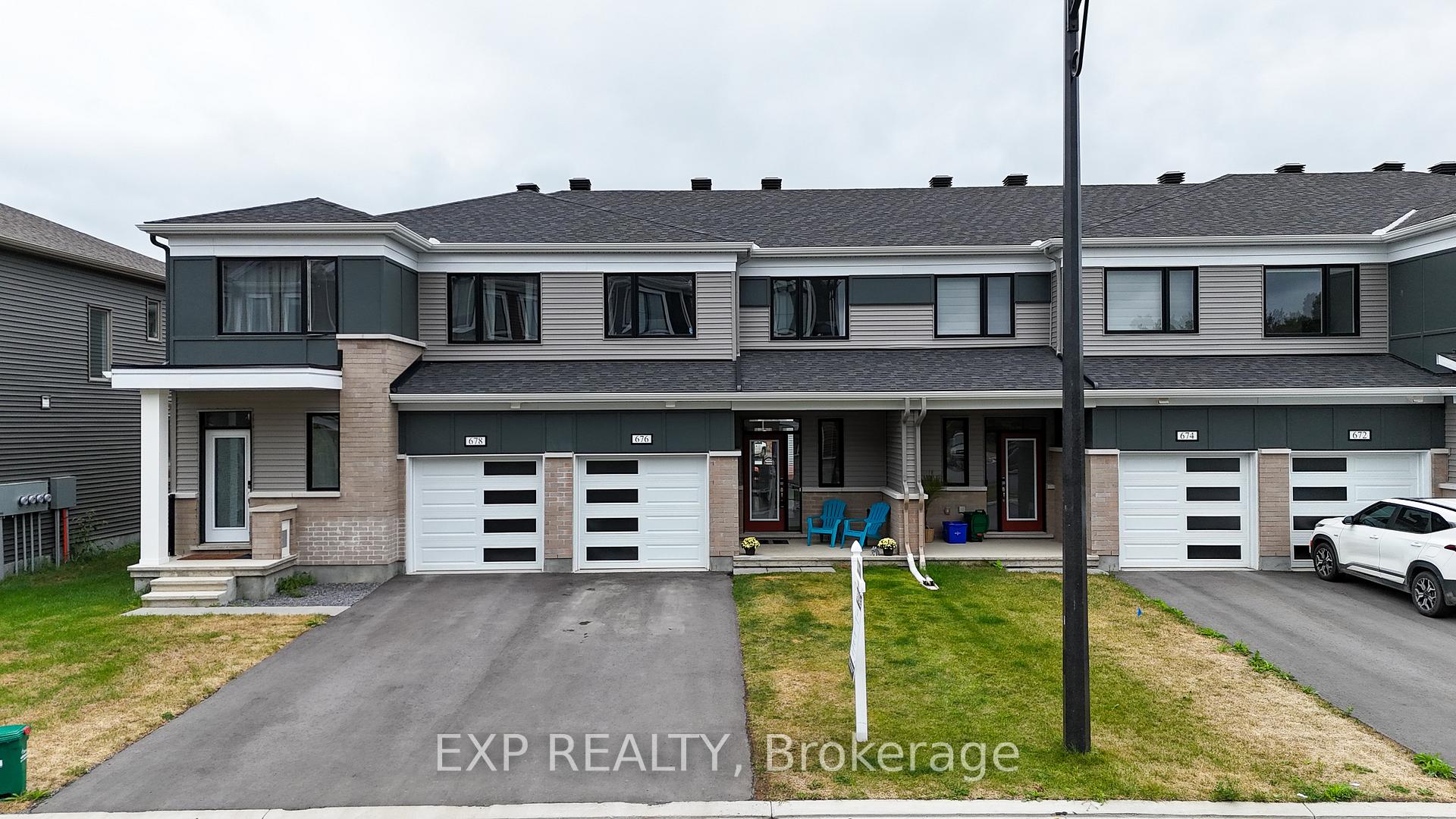 Photo 1 of 676 Quilter Row, Ottawa, Goulbourn Twp From Franktown Rd/South To Rideau — HOMEH
