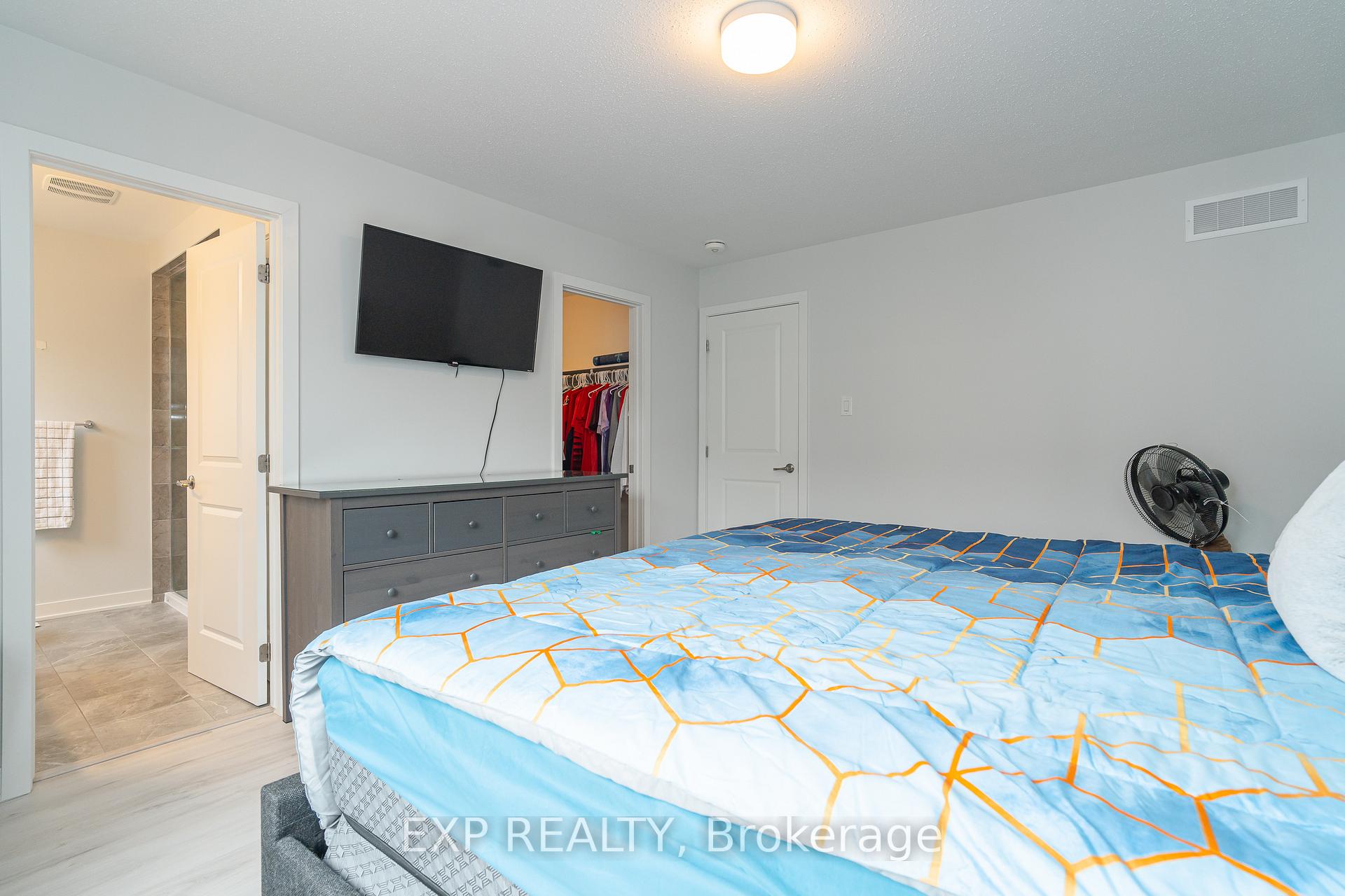 Photo 24 of 676 Quilter Row, Ottawa, Goulbourn Twp From Franktown Rd/South To Rideau — HOMEH
