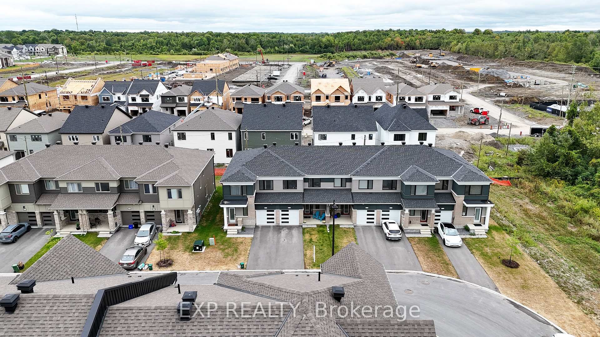Photo 35 of 676 Quilter Row, Ottawa, Goulbourn Twp From Franktown Rd/South To Rideau — HOMEH