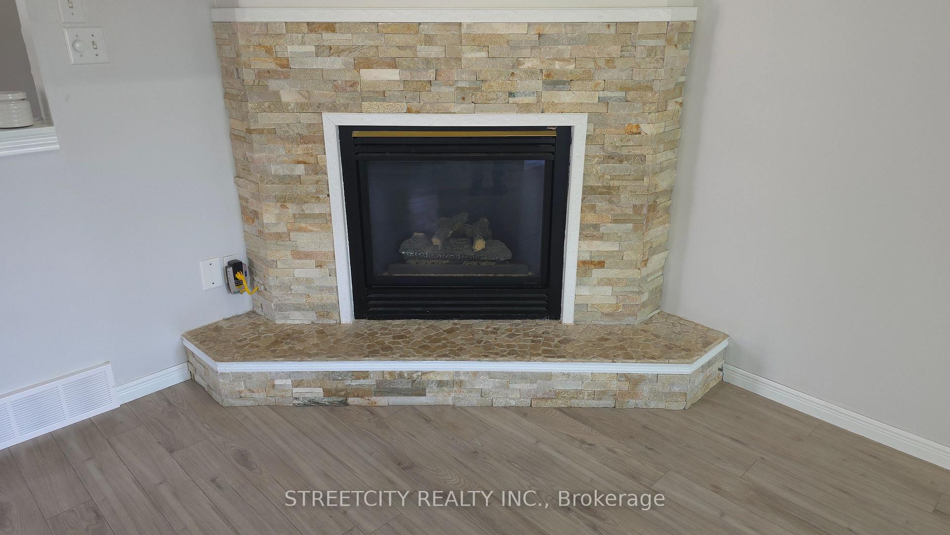 Photo 6 of 18 Rodney Crescent, St. Thomas — HOMEH