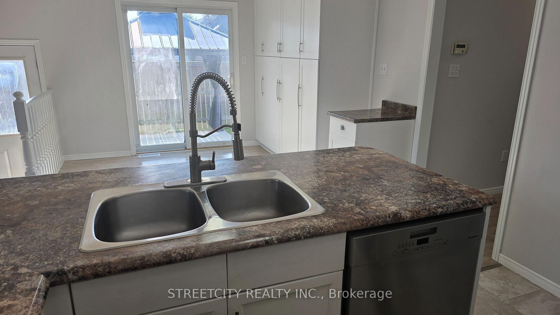 Photo 9 of 18 Rodney Crescent, St. Thomas — HOMEH