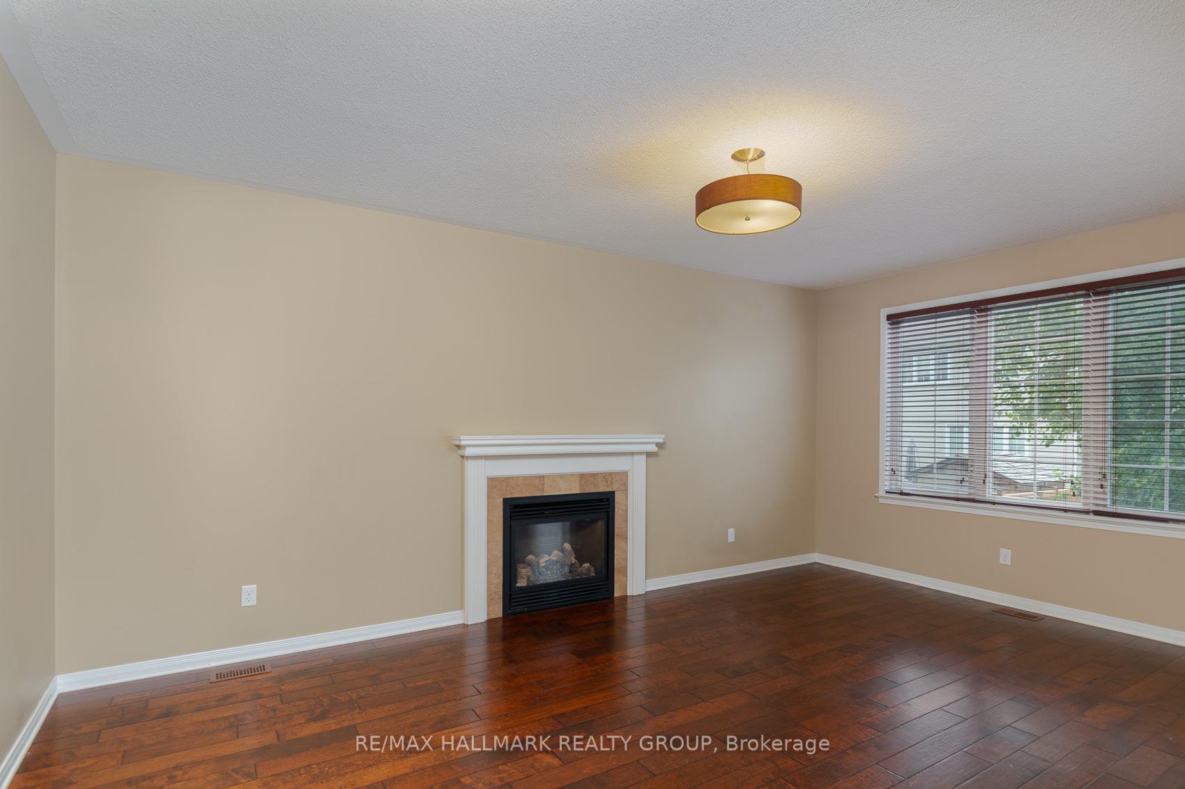 Photo 4 of 448 West Ridge Drive S, Ottawa, Stittsville (South) — HOMEH