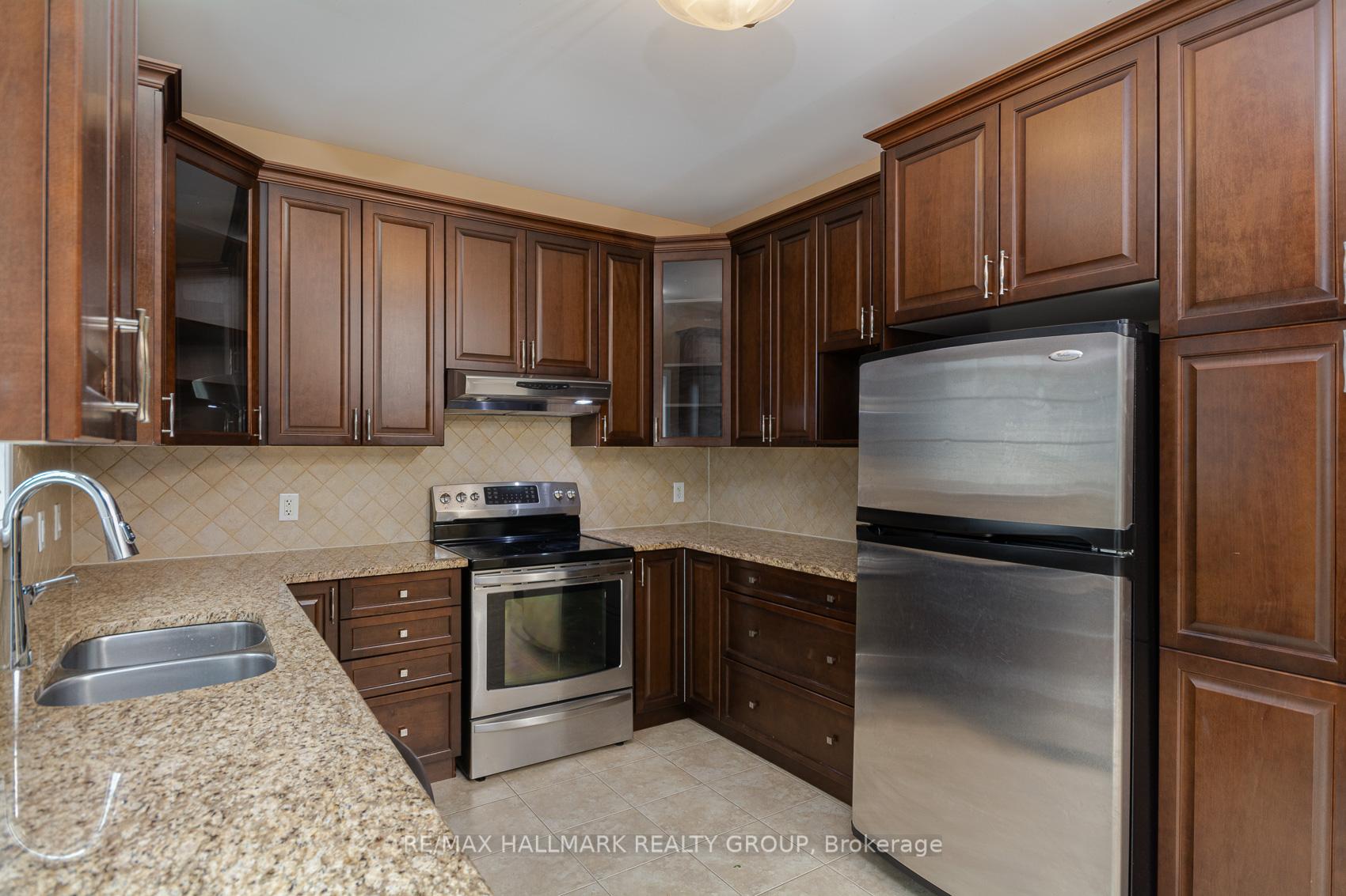 Photo 5 of 448 West Ridge Drive S, Ottawa, Stittsville (South) — HOMEH