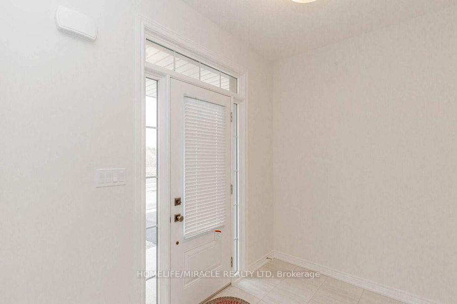 Photo 4 of 45 Irwin Common Street, St. Catharines, Oakdale — HOMEH