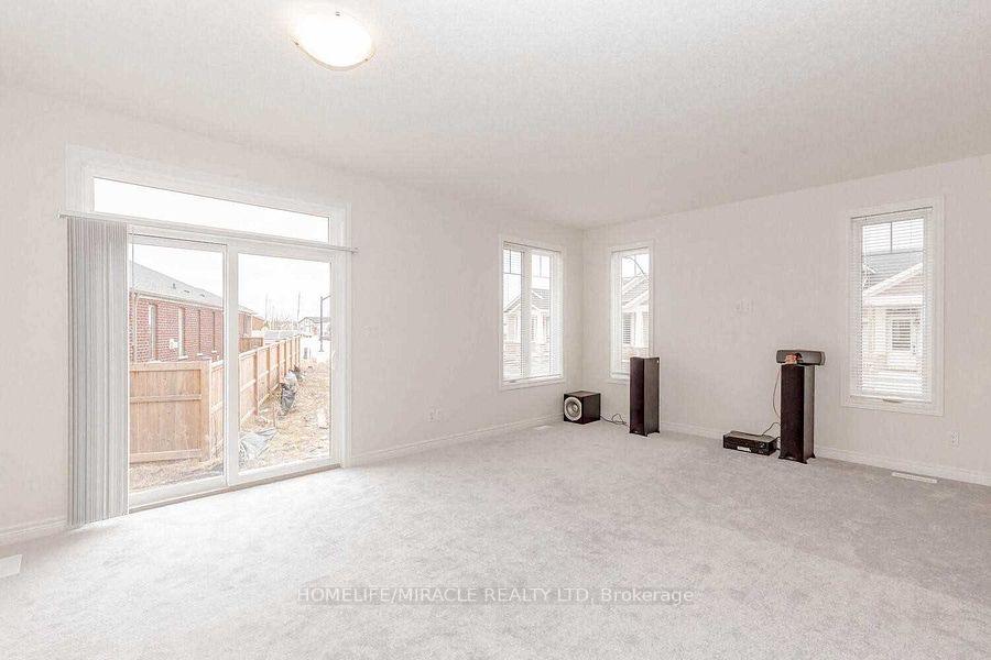 Photo 20 of 45 Irwin Common Street, St. Catharines, Oakdale — HOMEH
